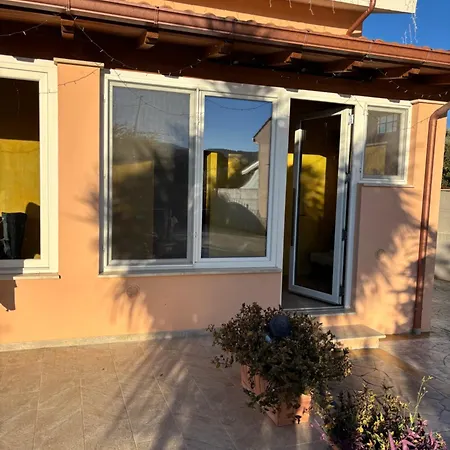 Privatunterkunft Tra Gli Ulivi *