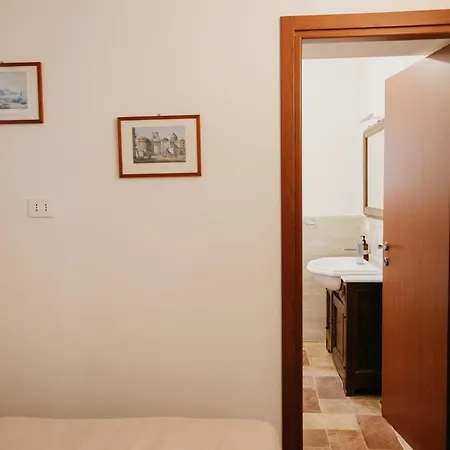 Tra Gli Ulivi