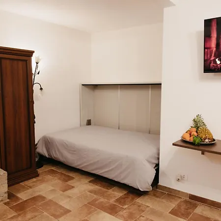 Tra Gli Ulivi *